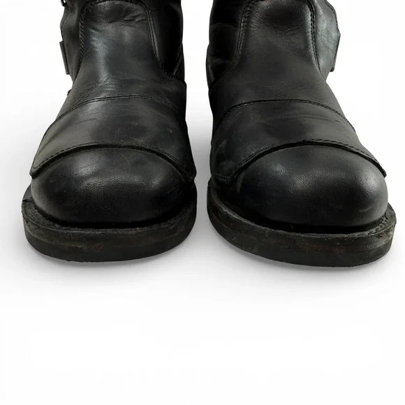 Shoes - Picture 4 of 11